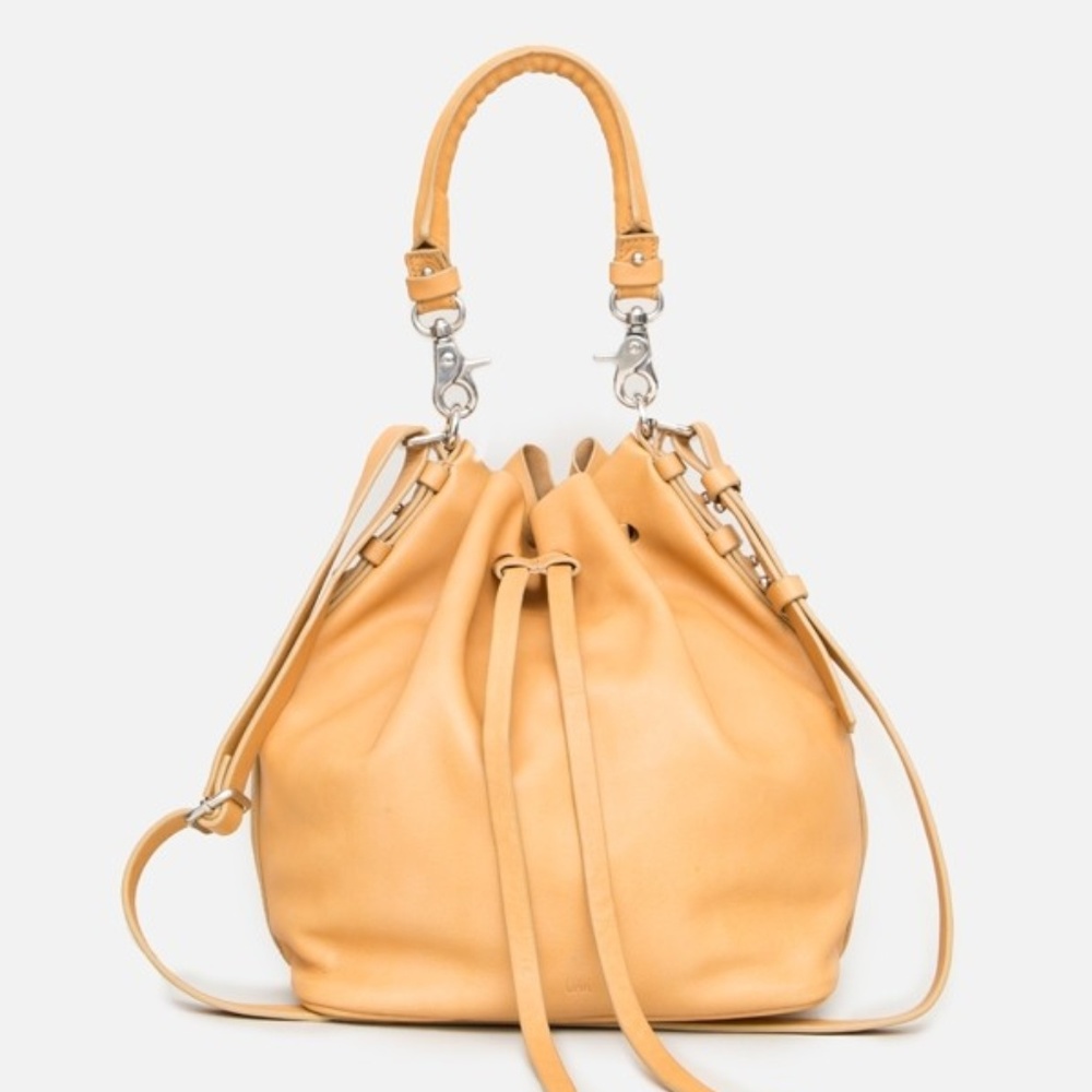 OAK NYC BOERUM BUCKET BAG - TAN